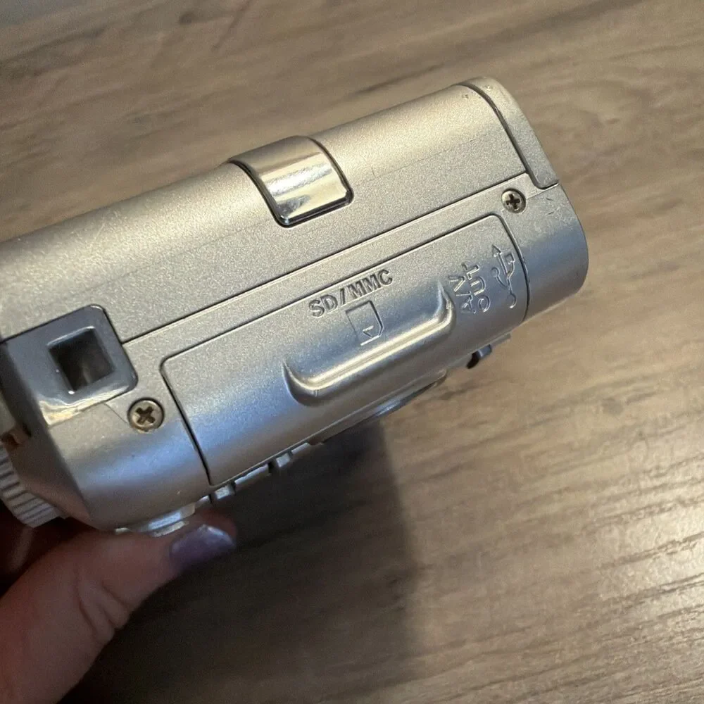 Kodak EasyShare C643 6.1MP Compact Digital Point Shoot Camera TESTED WORKS